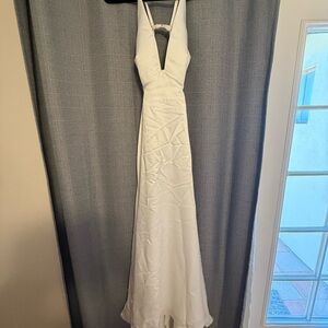 Elegant Ivory Wedding Dress